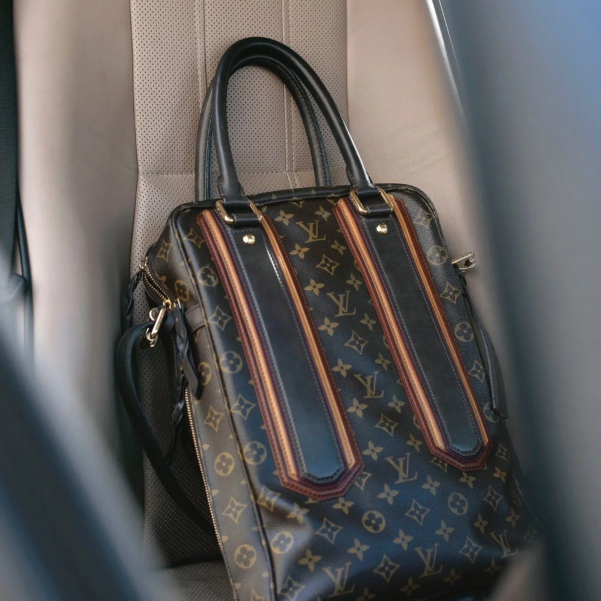 Louis Vuitton Monogram Bequia Porte Document Vertical Bag